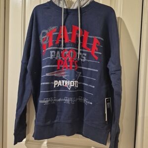 Staple Men's Navy and Red Graphic Hoodie